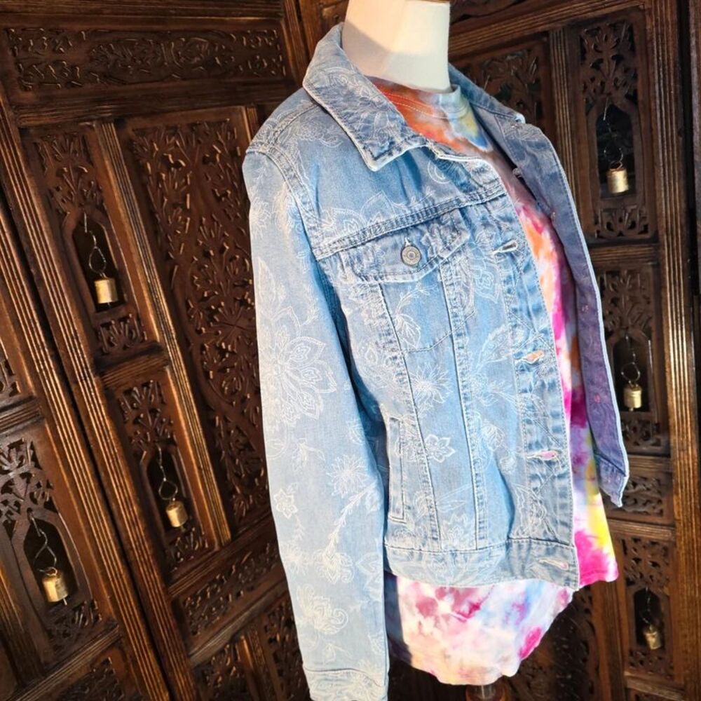 Floral Patterned Denim Jacket - Picture 9 of 11